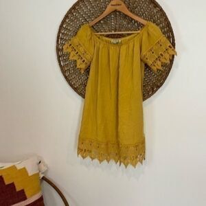 Iris Mustard lace dress size small